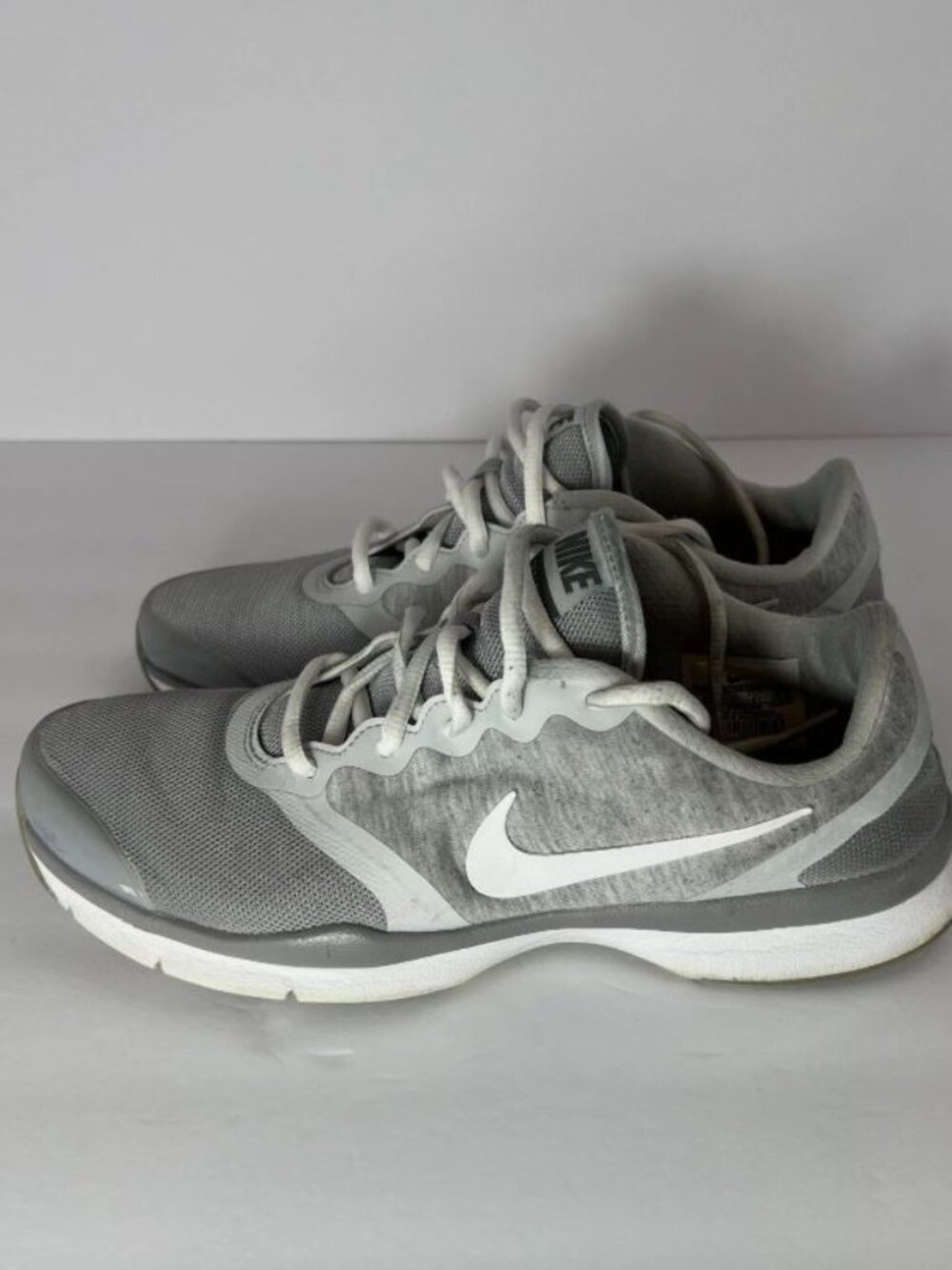 Women's Nike In Season TR 4 653543-003 Gray White Running Sneakers Size 9.5